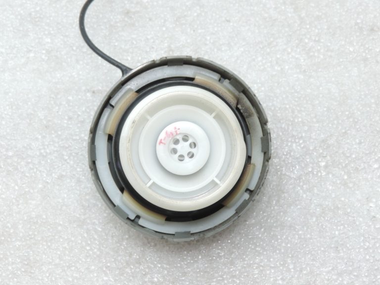 Oriģinālais 2004-2009 Toyota Corolla Verso AR10 dīzeļdegvielas uzpildes vāciņš 7730060010