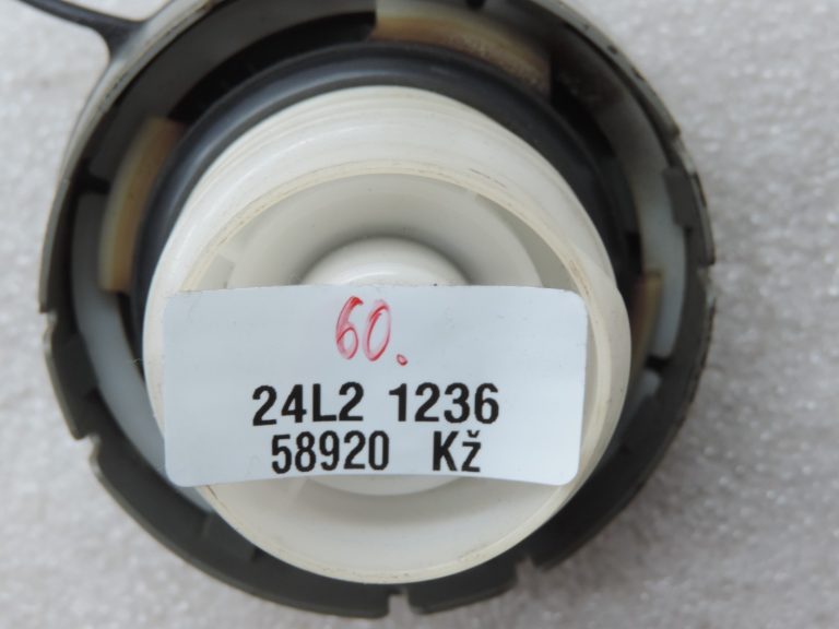 Oriģinālais 2004-2009 Toyota Corolla Verso AR10 dīzeļdegvielas uzpildes vāciņš 7730060010