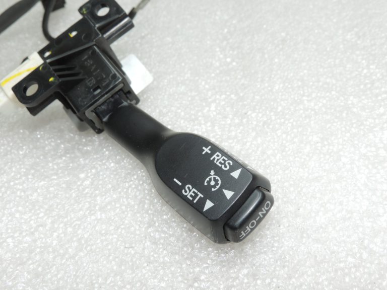 Oriģinālais 2004-2009 Toyota Corolla Verso AR10 kruīza vadības slēdzis 8463234011