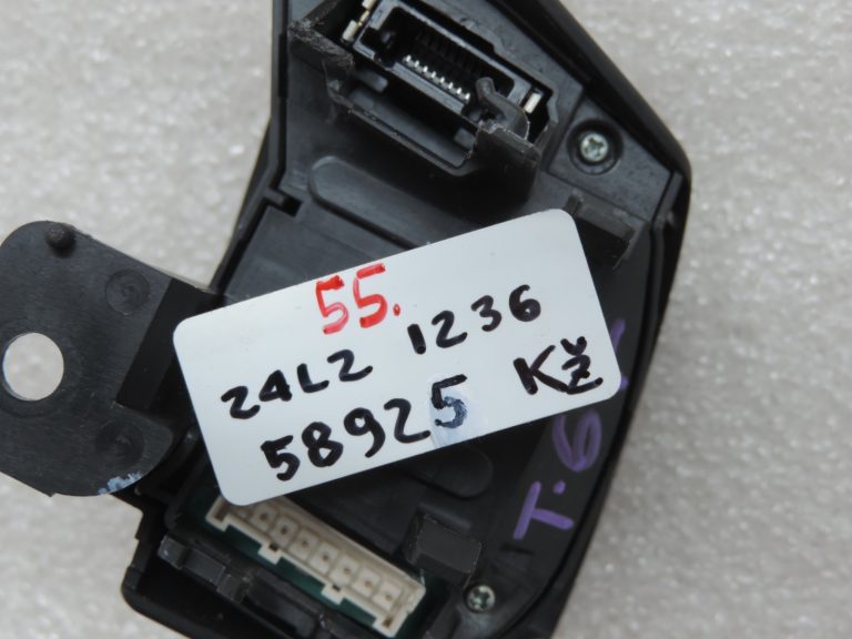 Oriģinālais 2004-2009 Toyota Corolla Verso AR10 stūres rata radio pārslēdzējs 451000F041B0