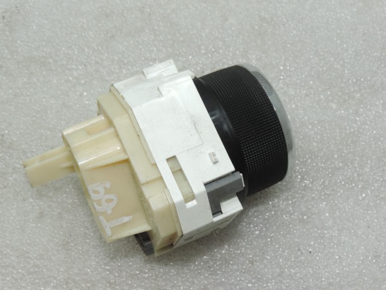 Oriģinālais 2011-2014 Toyota Yaris P13 gaisa kondicionēšanas apsildes A/C slēdzis