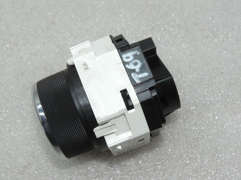 Oriģinālais 2011-2014 Toyota Yaris P13 gaisa kondicionēšanas apsildes temperatūras slēdzis