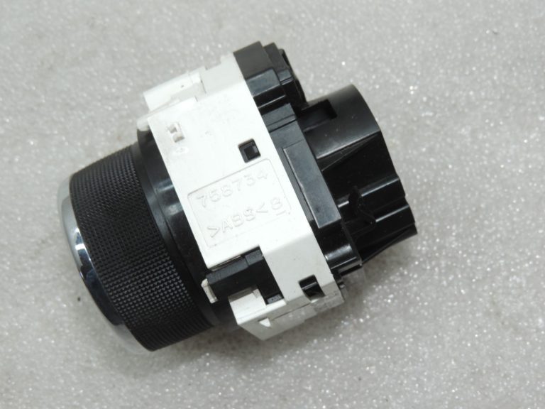 Oriģinālais 2011-2014 Toyota Yaris P13 gaisa kondicionēšanas apsildes temperatūras slēdzis