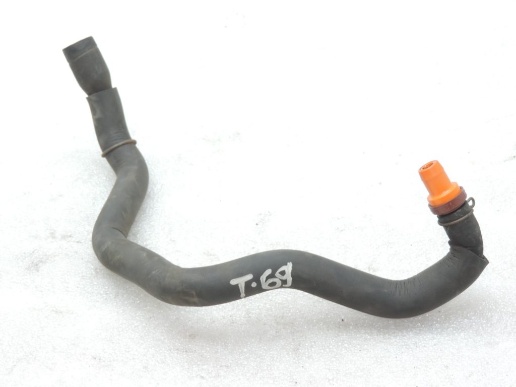 Genuine Toyota Yaris P13 1.3 VVT-i crankcase ventilation hose