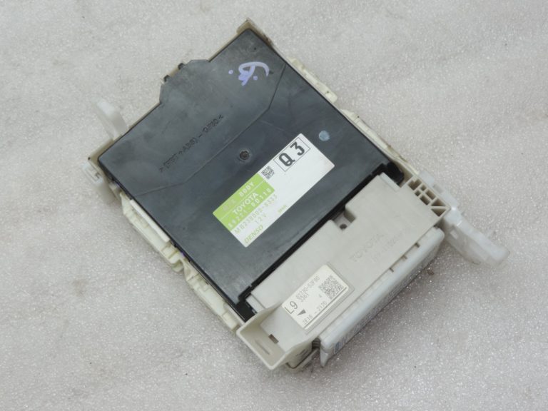 Oriģināls 2011-2014 Toyota Yaris BCM komforta vadības bloks