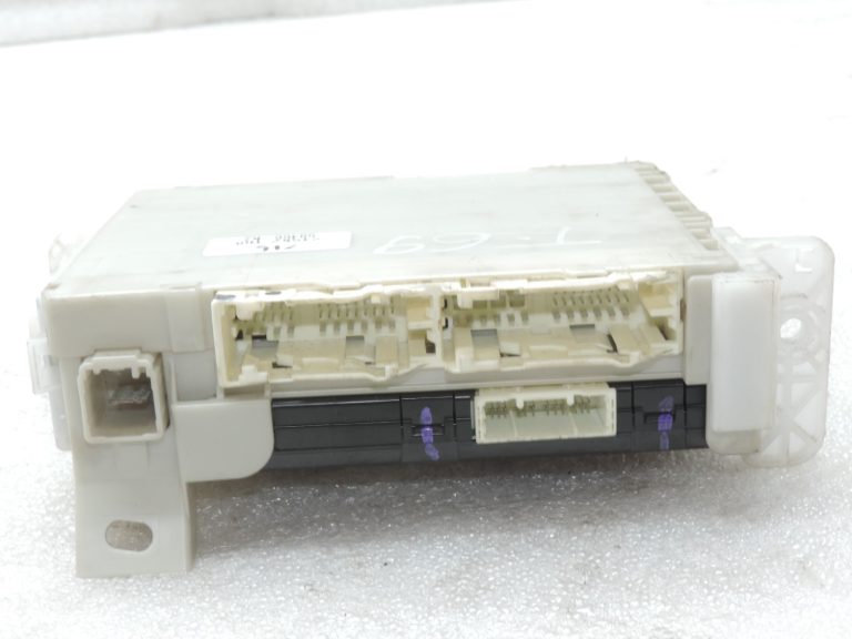 Oriģināls 2011-2014 Toyota Yaris BCM komforta vadības bloks