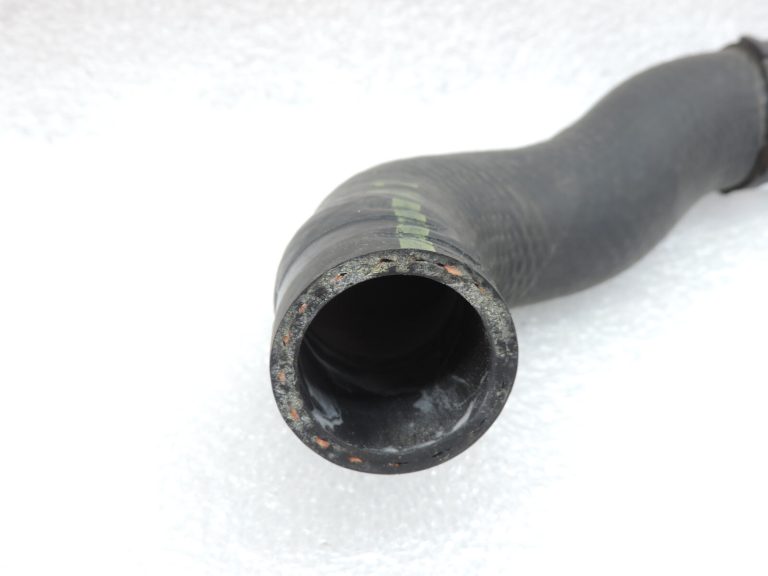 Oriģinālā Toyota Yaris P13 1.3 1NR-FE Ūdens šļūtene Radiatora šļūtene 1657147080