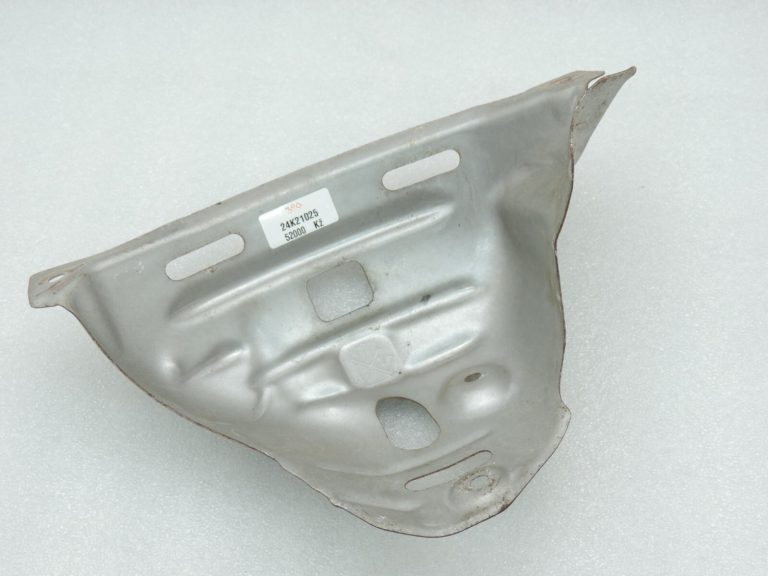 Oriģināls Toyota Yaris P13 1.3 1NR-FE siltuma vairogs 1716747011