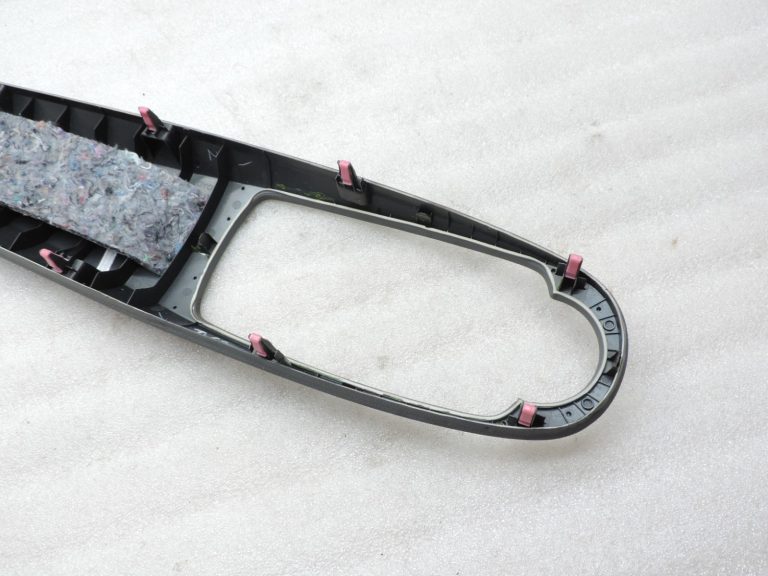 Oriģinālais 2011-2014 Toyota Yaris P13 instrumentu paneļa vāka komplekts 554700D030B0
