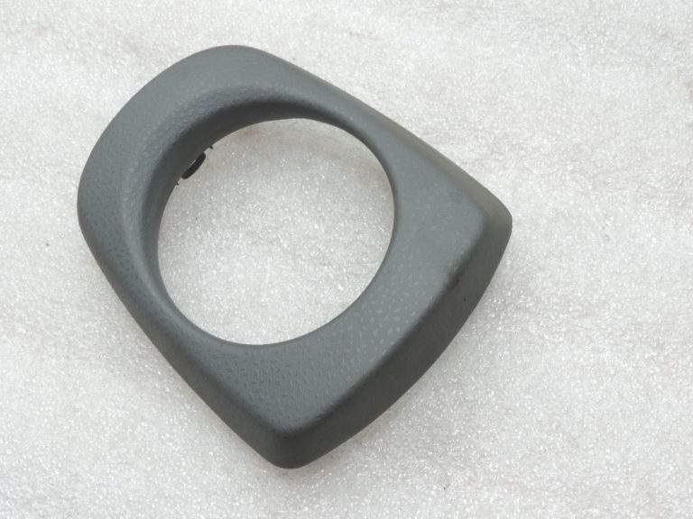 Oriģinālais 2011-2014 Toyota Yaris P13 instrumentu paneļa vāka komplekts 554700D030B0