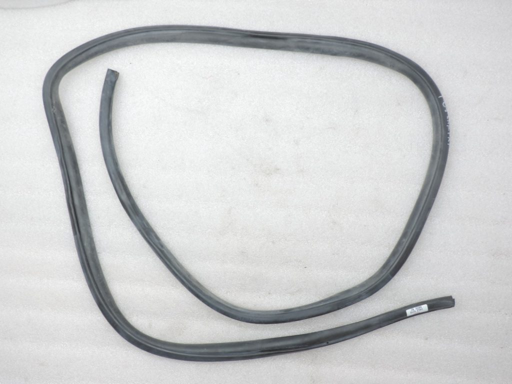 Oriģināls Toyota Yaris P13 Priekšējais labās puses virsbūves blīvējums Durvju atvēršanas blīvējums