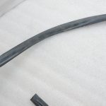 Oriģināls Toyota Yaris P13 Aizmugures kreisās puses virsbūves blīvējums Durvju atvēršanas blīvējums