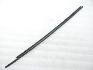 Oriģināls Toyota Yaris P13 Priekšējā labā loga blīvējuma līstes 681600D150