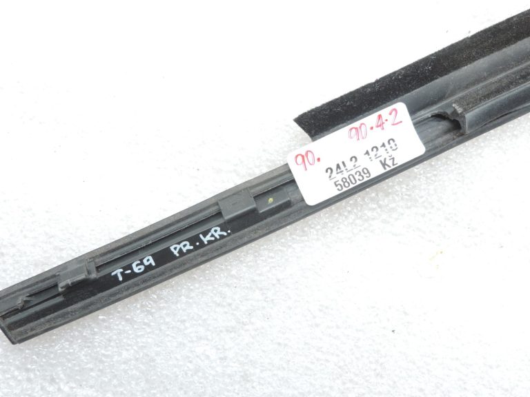 Oriģināls Toyota Yaris P13 priekšējā kreisā loga blīvējuma līstes 682100D150