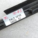 Oriģināls Toyota Yaris P13 priekšējā kreisā loga blīvējuma līstes 682100D150