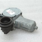 Oriģināls Toyota Yaris P13 priekšējais kreisais loga regulatora motors 698200D300