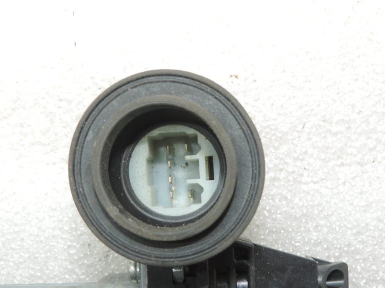 Oriģināls Toyota Yaris P13 priekšējais kreisais loga regulatora motors 698200D300