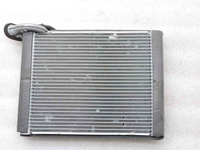 Oriģināls Toyota Yaris P13 gaisa kondicioniera A/C iztvaicētājs 885010D300