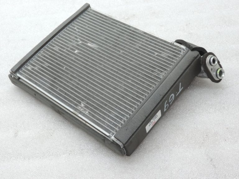 Oriģināls Toyota Yaris P13 gaisa kondicioniera A/C iztvaicētājs 885010D300