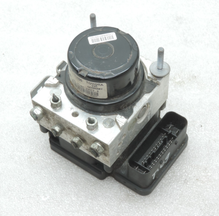 Oriģināls Toyota Yaris P13 ABS sūknis 89541-0D170, 44540-0D100