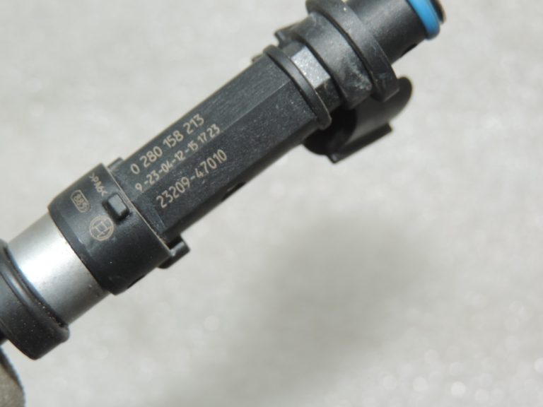 Oriģinālā 2005-2020 Toyota Yaris P9/P13 1.3 VVT-i Inžektora sprausla