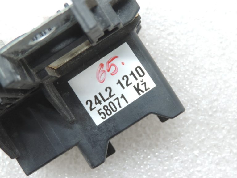 Oriģināls Toyota Yaris P9/P13 akumulatora drošinātājs Fusible Link Main 80A Alt 120A