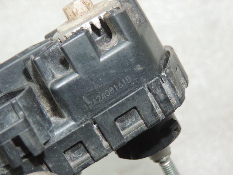 Oriģinālais 2012-2014 Toyota Yaris P13 priekšējo lukturu pūtējs kreisais/labais