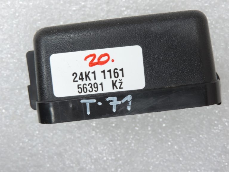 Oriģinālais Toyota Avensis T27 releju kaste drošinātāju kārba Nr. 2. vāks 8266212280