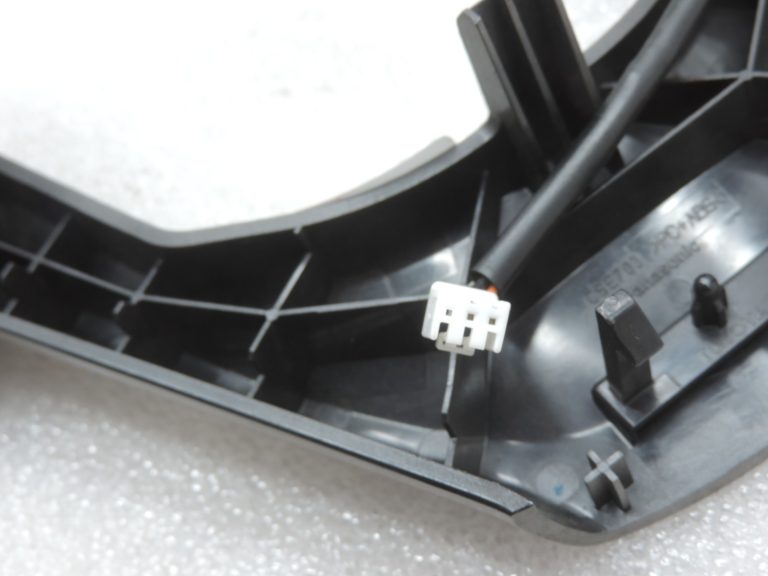 Oriģināls Toyota Avensis T27 stūres riteņa slēdža instalācijas komplekts 8425005030