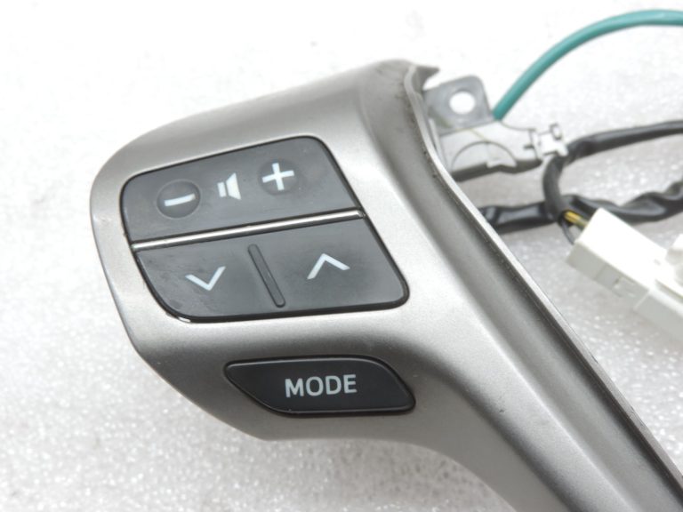 Oriģināls Toyota Avensis T27 stūres riteņa slēdža instalācijas komplekts 8425005030