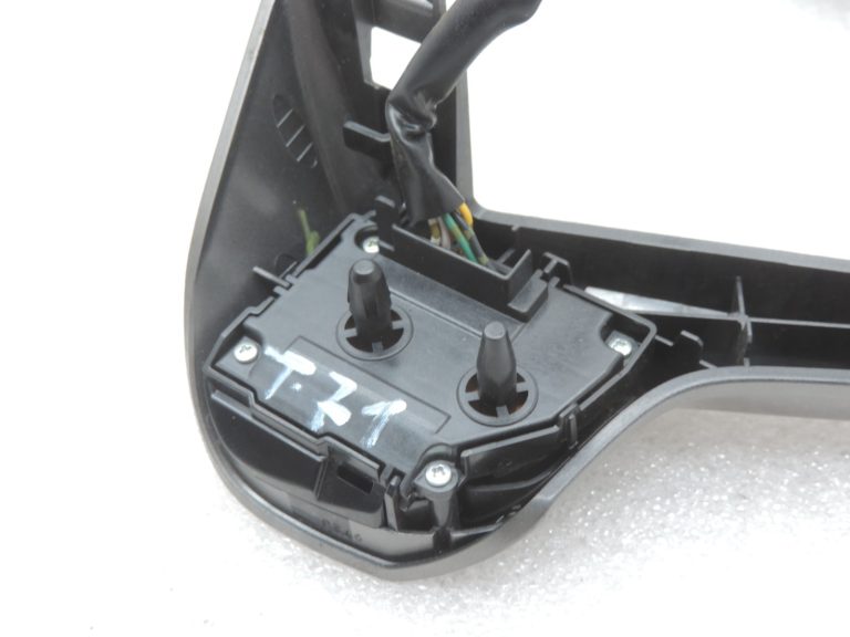 Oriģināls Toyota Avensis T27 stūres riteņa slēdža instalācijas komplekts 8425005030