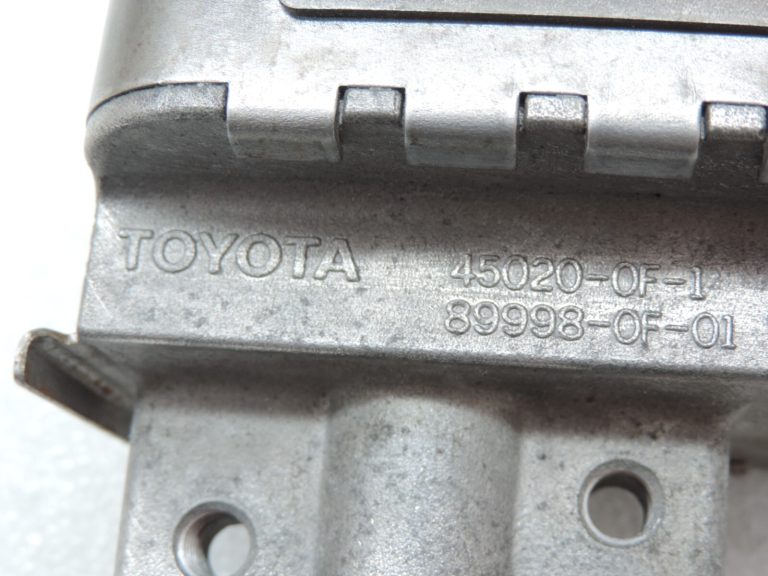 Oriģinālā Toyota Corolla Verso AR10 stūres slēdzene Stūres slēdzene 450200F010