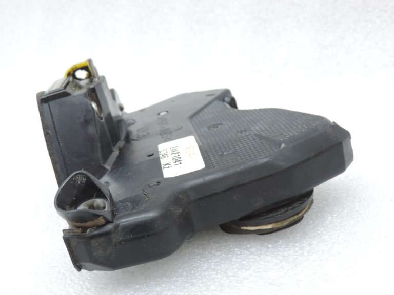 Oriģinālā Toyota Corolla Verso AR10 durvju slēdzene priekšējā kreisā 6904002152 69040-02152
