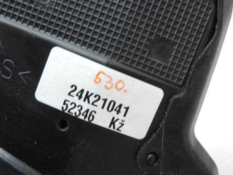 Oriģinālā Toyota Corolla Verso AR10 durvju slēdzene priekšējā kreisā 6904002152 69040-02152