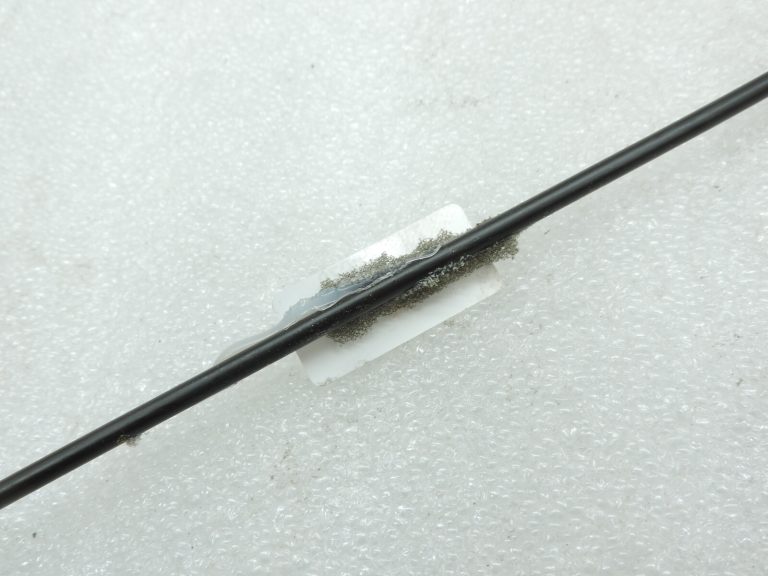 Oriģinālā Toyota Corolla Verso AR10 aizmugurējās kreisās puses durvju slēdzenes trose 697800F010