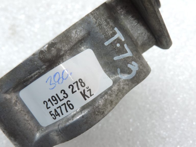 Oriģināls Toyota/Lexus 2.2d/2.0d 2ADFHV 2ADFTV 1ADFTV EGR vārsts Nr.2 2563026010
