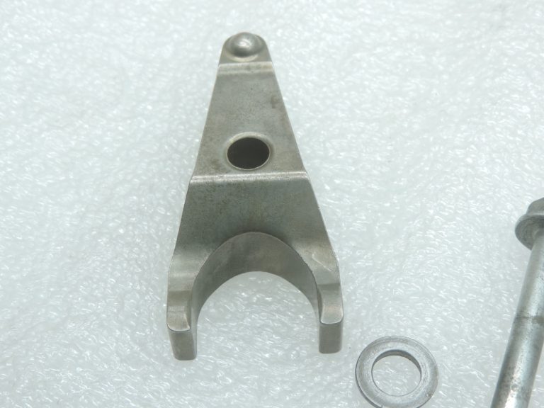 Oriģināls Toyota 2.2d 2ADFHV degvielas iesmidzinātāja kronšteins 236950R020