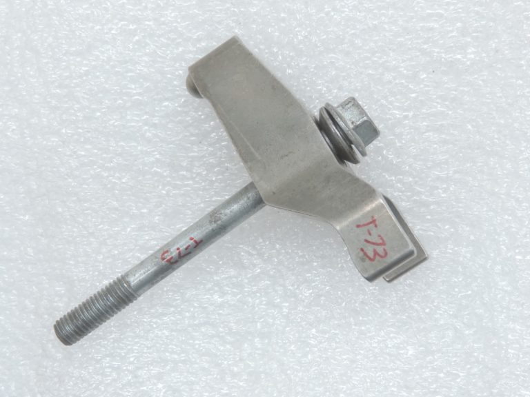 Oriģināls Toyota 2.2d 2ADFHV degvielas iesmidzinātāja kronšteins 236950R020