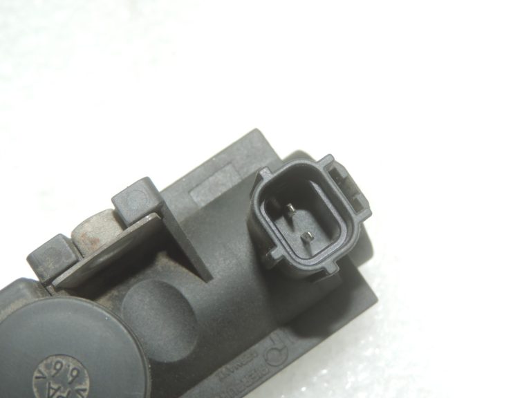 Oriģināls Toyota 2.2 D-CAT elektromagnētiskais vakuuma vārsts 258190R011, 25819-0R011