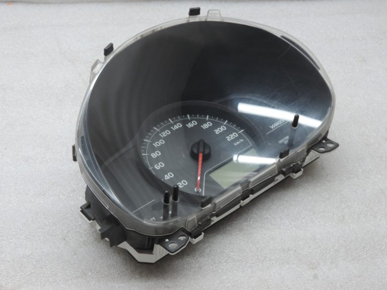 Oriģināls Toyota Yaris P13 1.0/1.3 benzīna spidometra mērinstrumentu komplekts 83800-0DP50