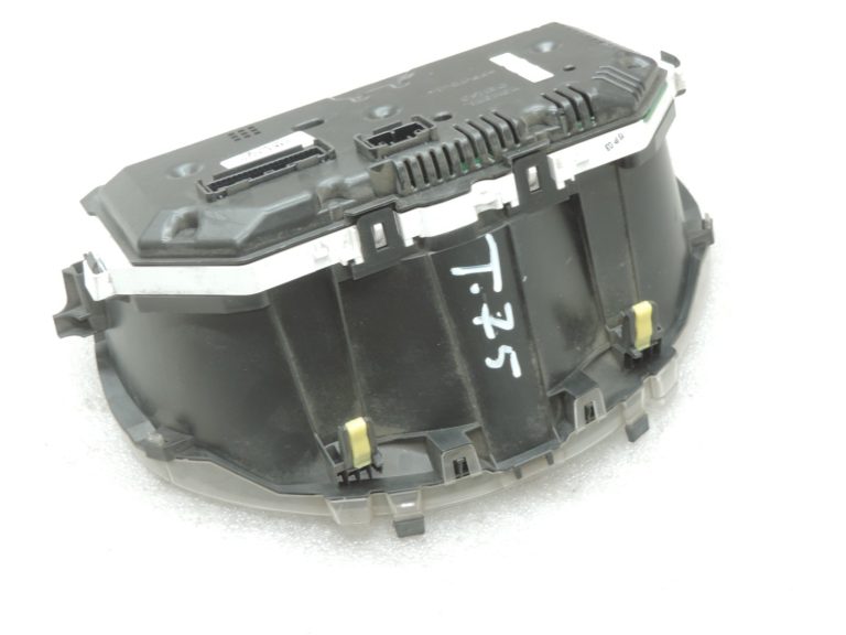 Oriģināls Toyota Yaris P13 1.0/1.3 benzīna spidometra mērinstrumentu komplekts 83800-0DP50