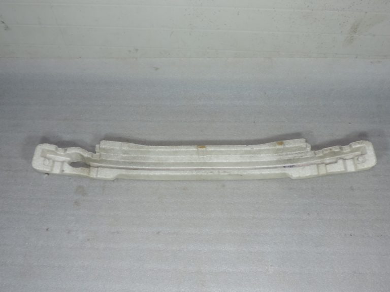 Oriģināla Toyota Yaris P13 2012 Priekšējā bampera putu pildviela 526110D020