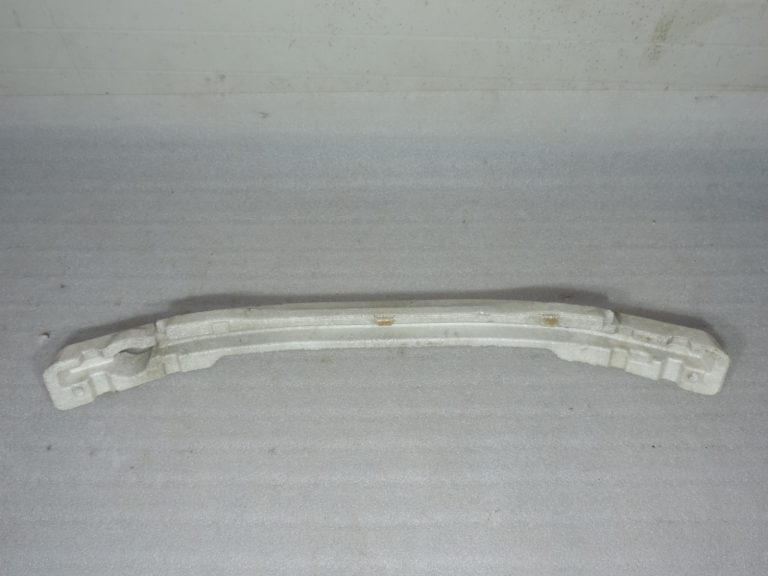 Oriģināla Toyota Yaris P13 2012 Priekšējā bampera putu pildviela 526110D020
