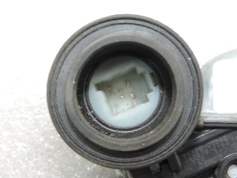 Oriģināls 2012-2014 Toyota Yaris P13 elektrisko logu motors priekšējais kreisais 698200D310