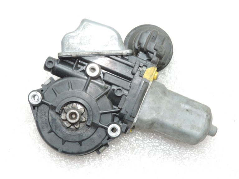Oriģināls 2012-2014 Toyota Yaris P13 elektrisko logu motors priekšējais kreisais 698200D310