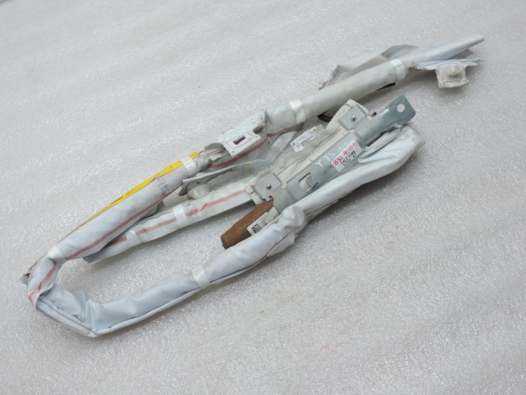 Oriģinālais 2012-2014 Toyota Yaris P13 drošības modulis kreisais 621800D030