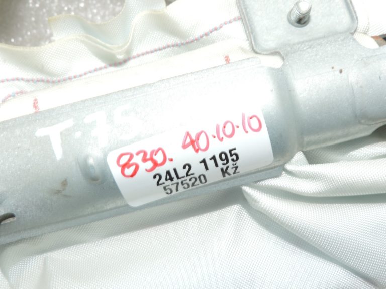 Oriģinālais 2012-2014 Toyota Yaris P13 drošības modulis kreisais 621800D030