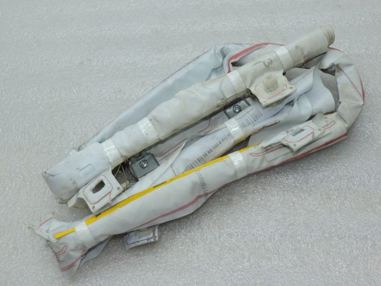 Oriģināls 2012-2014 Toyota Yaris P13 Drošības modulis, aizkaru aizkars pa labi 621700D030