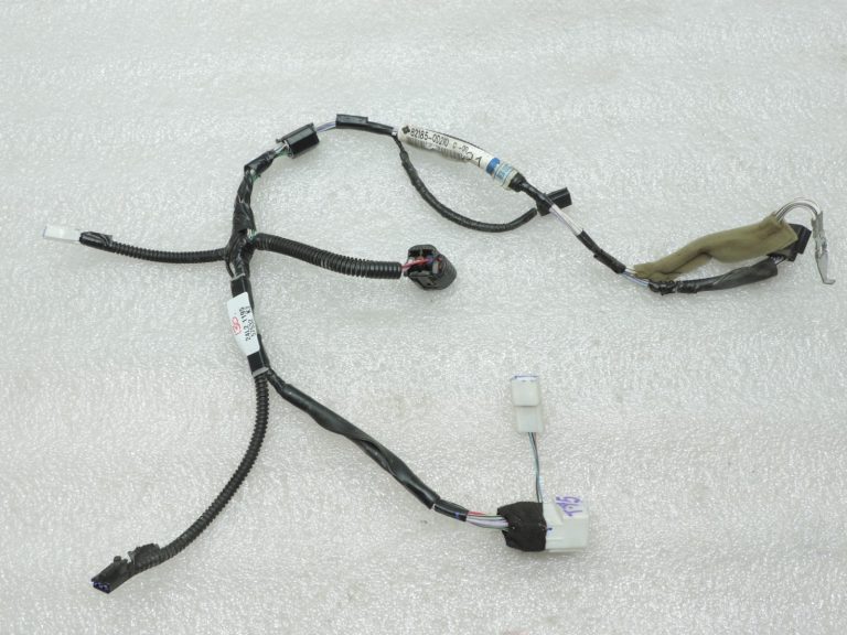 Oriģināla 2012-2014 Toyota Yaris P13 aizmugurējo durvju instalācija 821850D210