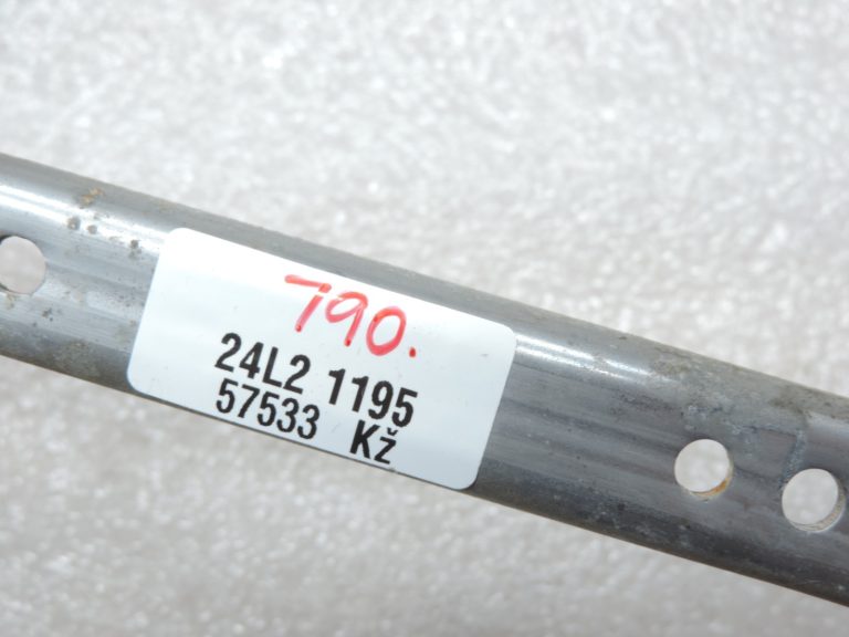 Oriģinālā 2012-2014 Toyota Yaris P13 priekšējā tīrītāja savienojuma tīrītāja svira